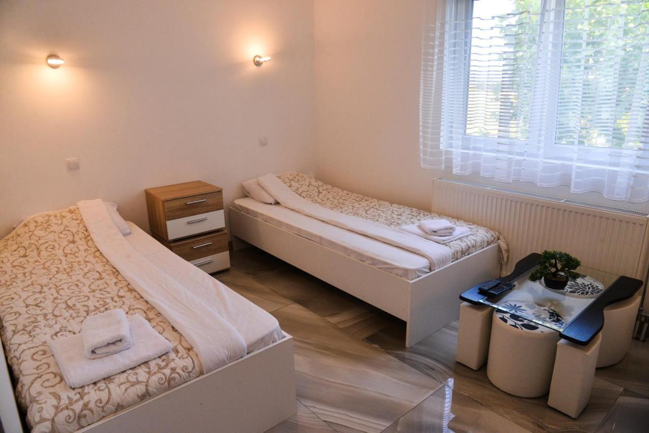 NiMesecev Konak住宿加早餐旅馆 外观 照片