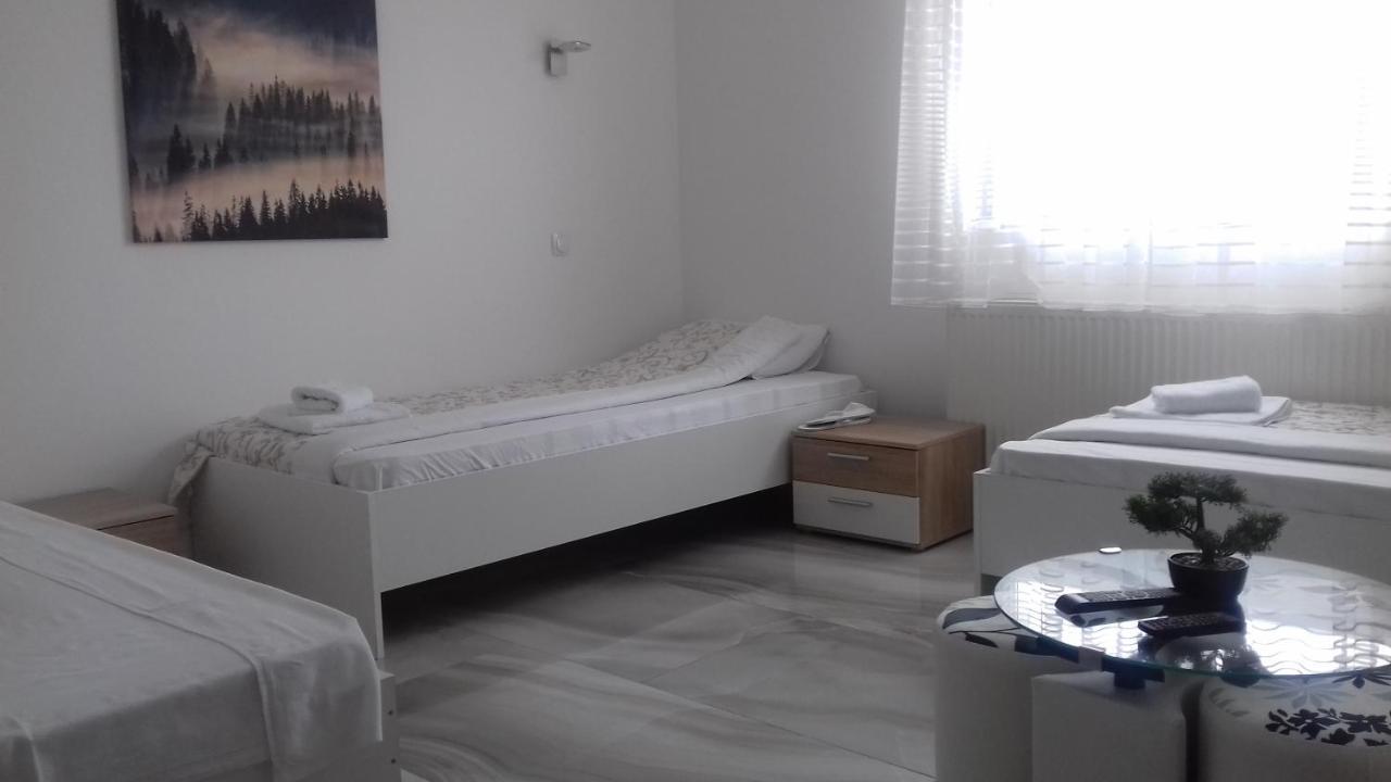 NiMesecev Konak住宿加早餐旅馆 外观 照片